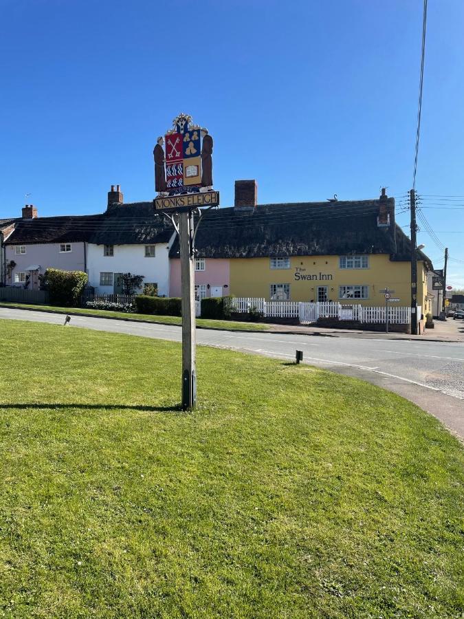 The Swan Inn Monks Eleigh Exterior photo